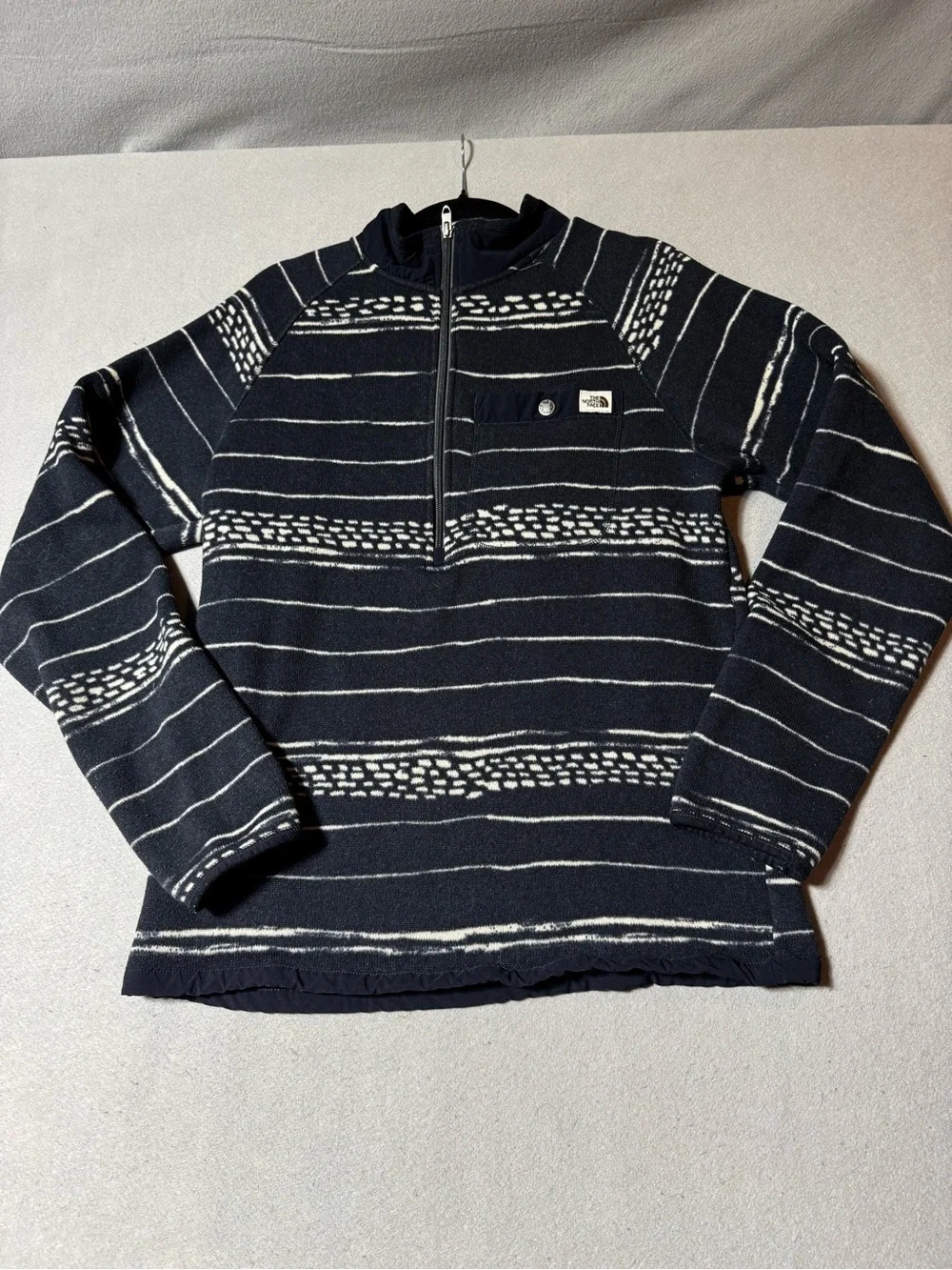 The North Face Men's Aztec Black Fleece Half-Zip with White Stripe Size M